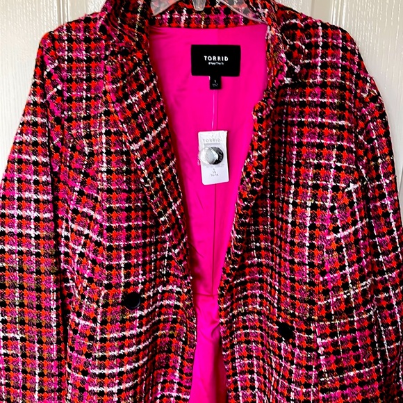 Pink boucel statement coat🧥🥰❣️ - Picture 3 of 6
